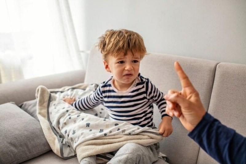 5 Simple Steps on How to Teach your Kids not to Interrupt - An Everyday Story