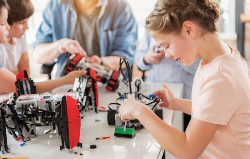 26 Hands-on Engineering Kits for High School Students